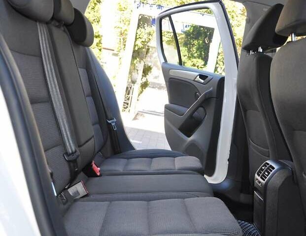 Белый Фольксваген Гольф, объемом двигателя 1.39 л и пробегом 132 тыс. км за 8800 $, фото 17 на Automoto.ua