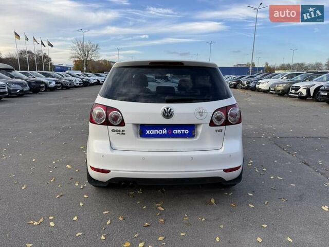 Белый Фольксваген Гольф, объемом двигателя 1.39 л и пробегом 171 тыс. км за 8500 $, фото 5 на Automoto.ua