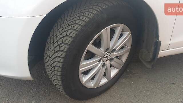 Белый Фольксваген Гольф, объемом двигателя 1.39 л и пробегом 225 тыс. км за 8299 $, фото 15 на Automoto.ua