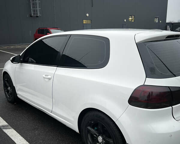 Білий Фольксваген Гольф, об'ємом двигуна 1.6 л та пробігом 294 тис. км за 7800 $, фото 6 на Automoto.ua