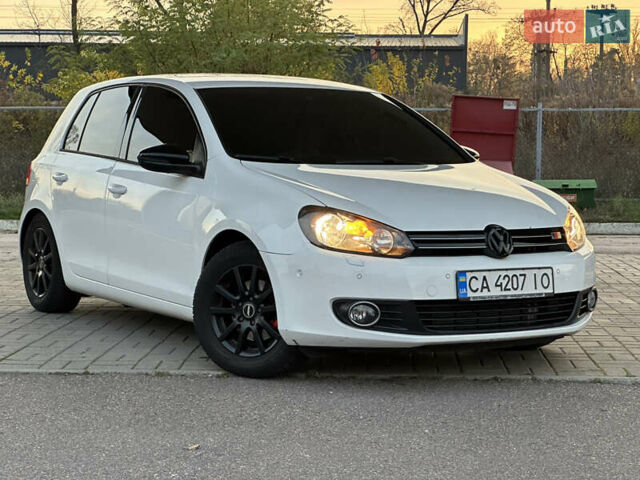 Белый Фольксваген Гольф, объемом двигателя 1.2 л и пробегом 146 тыс. км за 7900 $, фото 2 на Automoto.ua