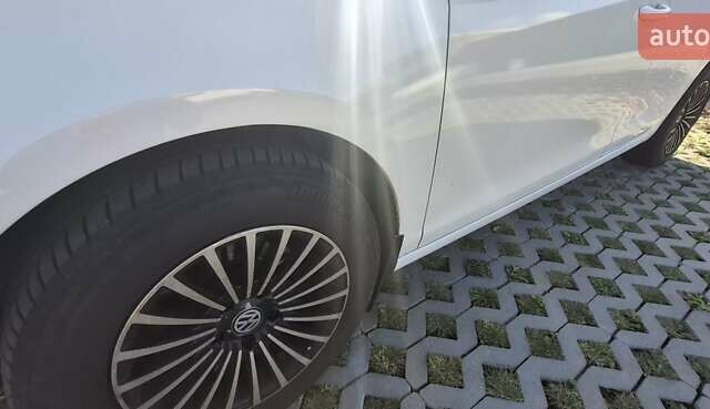 Белый Фольксваген Гольф, объемом двигателя 1.6 л и пробегом 228 тыс. км за 7800 $, фото 9 на Automoto.ua