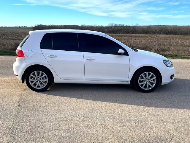 Белый Фольксваген Гольф, объемом двигателя 1.6 л и пробегом 175 тыс. км за 10000 $, фото 5 на Automoto.ua