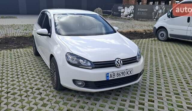 Белый Фольксваген Гольф, объемом двигателя 1.6 л и пробегом 228 тыс. км за 7800 $, фото 5 на Automoto.ua