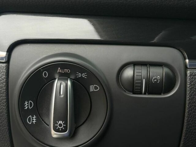 Білий Фольксваген Гольф, об'ємом двигуна 2 л та пробігом 227 тис. км за 9999 $, фото 9 на Automoto.ua