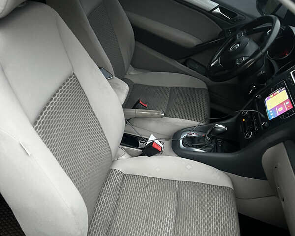 Білий Фольксваген Гольф, об'ємом двигуна 1.6 л та пробігом 294 тис. км за 7800 $, фото 8 на Automoto.ua