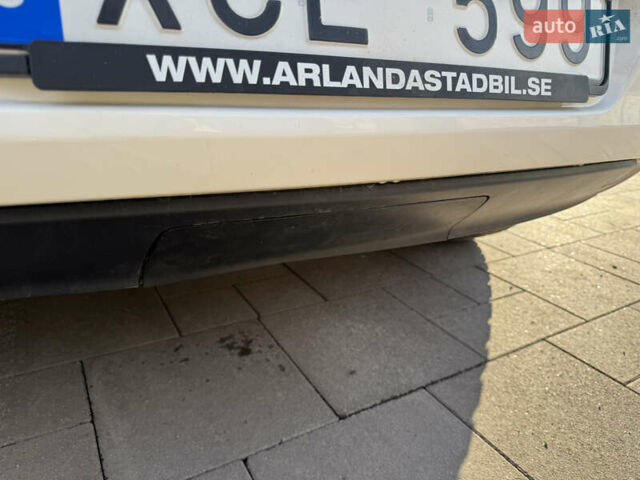 Белый Фольксваген Гольф, объемом двигателя 1.6 л и пробегом 247 тыс. км за 8800 $, фото 21 на Automoto.ua