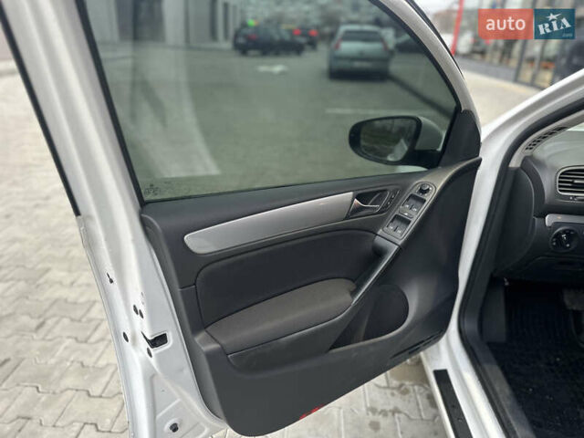 Белый Фольксваген Гольф, объемом двигателя 1.4 л и пробегом 178 тыс. км за 6250 $, фото 6 на Automoto.ua