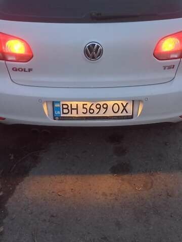 Белый Фольксваген Гольф, объемом двигателя 1.39 л и пробегом 225 тыс. км за 8299 $, фото 8 на Automoto.ua