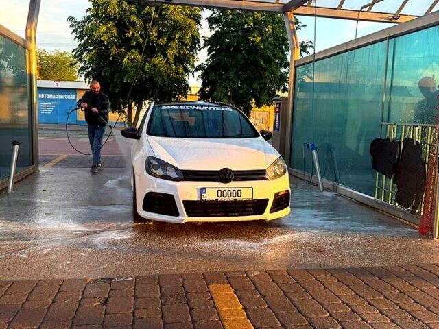 Білий Фольксваген Гольф, об'ємом двигуна 2 л та пробігом 230 тис. км за 13000 $, фото 3 на Automoto.ua