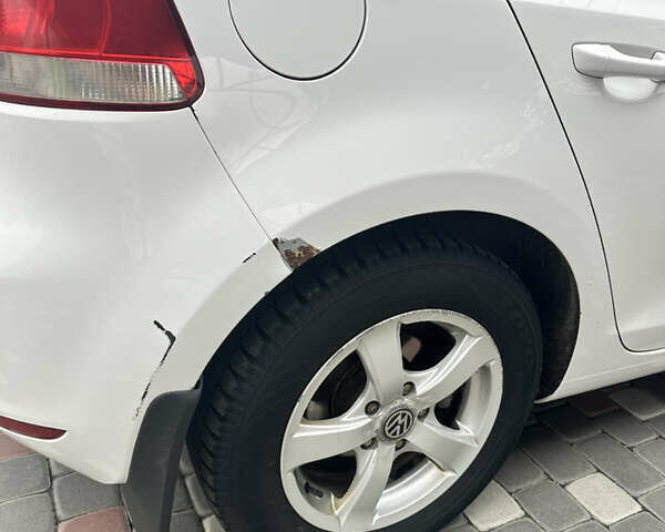 Білий Фольксваген Гольф, об'ємом двигуна 1.6 л та пробігом 248 тис. км за 7400 $, фото 6 на Automoto.ua