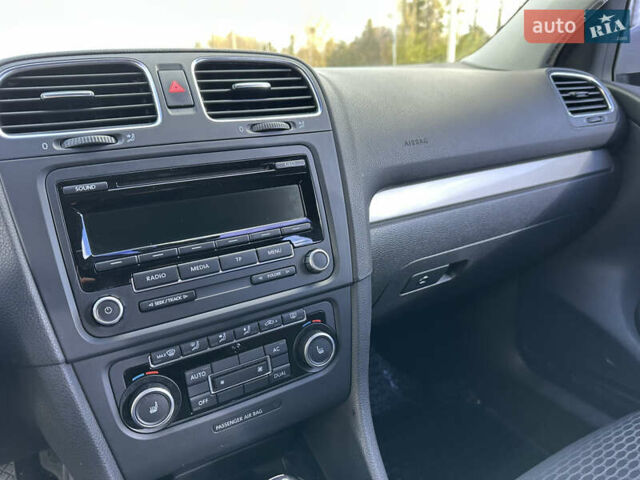 Белый Фольксваген Гольф, объемом двигателя 1.6 л и пробегом 188 тыс. км за 8600 $, фото 31 на Automoto.ua