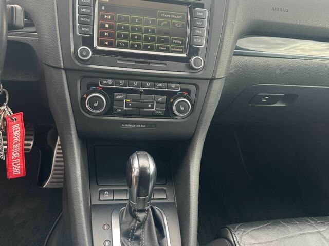 Белый Фольксваген Гольф, объемом двигателя 2 л и пробегом 152 тыс. км за 11800 $, фото 11 на Automoto.ua