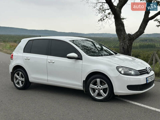 Фольксваген Гольф 2012 у Іршава на Automoto.ua Білий Фольксваген Гольф, об'ємом двигуна 1.6 л та пробігом 126 тис. км за 10700 $, фото 2 на Automoto.ua
