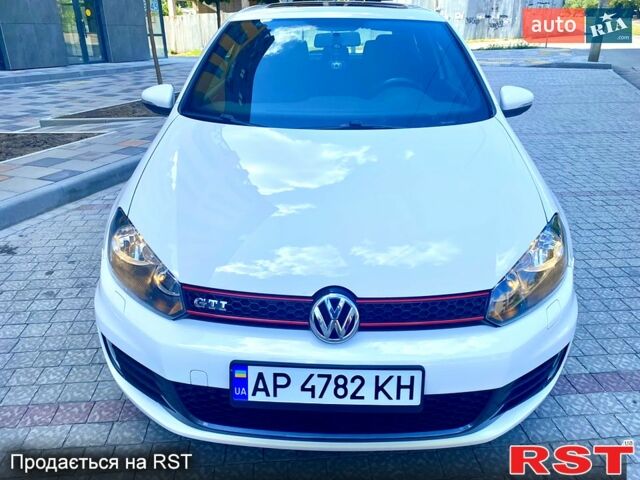 Белый Фольксваген Гольф, объемом двигателя 2 л и пробегом 171 тыс. км за 11200 $, фото 1 на Automoto.ua