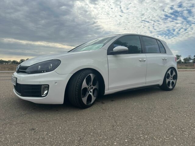 Белый Фольксваген Гольф, объемом двигателя 2 л и пробегом 152 тыс. км за 11800 $, фото 1 на Automoto.ua