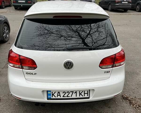 Белый Фольксваген Гольф, объемом двигателя 1.39 л и пробегом 161 тыс. км за 9000 $, фото 5 на Automoto.ua