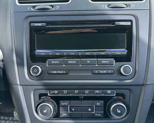 Белый Фольксваген Гольф, объемом двигателя 1.6 л и пробегом 188 тыс. км за 8600 $, фото 30 на Automoto.ua