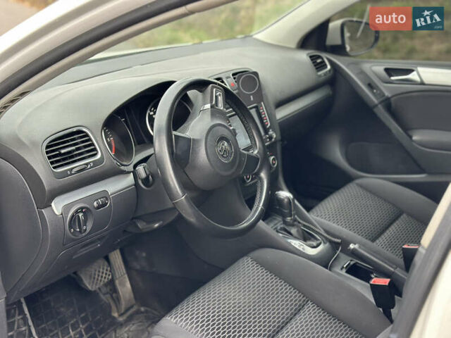 Фольксваген Гольф 2012 у Іршава на Automoto.ua Білий Фольксваген Гольф, об'ємом двигуна 1.6 л та пробігом 126 тис. км за 10700 $, фото 10 на Automoto.ua