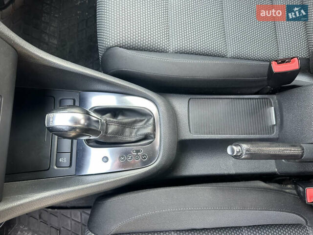 Белый Фольксваген Гольф, объемом двигателя 1.39 л и пробегом 176 тыс. км за 8800 $, фото 29 на Automoto.ua