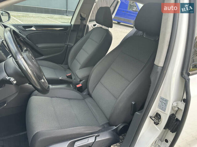 Белый Фольксваген Гольф, объемом двигателя 1.39 л и пробегом 176 тыс. км за 8850 $, фото 37 на Automoto.ua