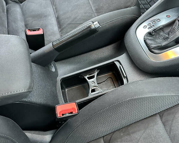 Білий Фольксваген Гольф, об'ємом двигуна 1.97 л та пробігом 265 тис. км за 10800 $, фото 27 на Automoto.ua