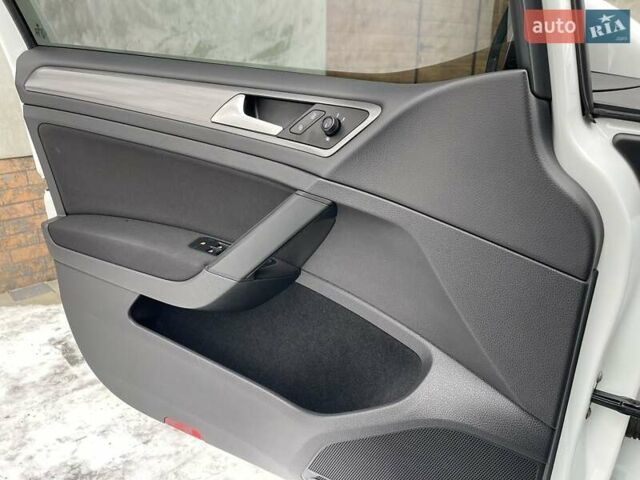 Белый Фольксваген Гольф, объемом двигателя 1.4 л и пробегом 162 тыс. км за 11999 $, фото 18 на Automoto.ua