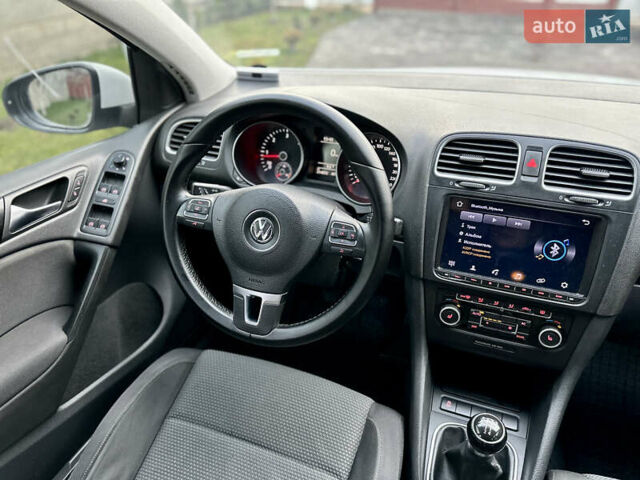 Белый Фольксваген Гольф, объемом двигателя 1.6 л и пробегом 214 тыс. км за 8300 $, фото 44 на Automoto.ua