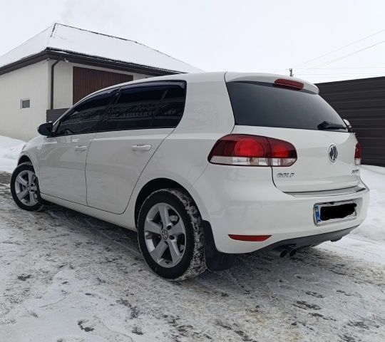 Белый Фольксваген Гольф, объемом двигателя 2 л и пробегом 284 тыс. км за 10299 $, фото 3 на Automoto.ua