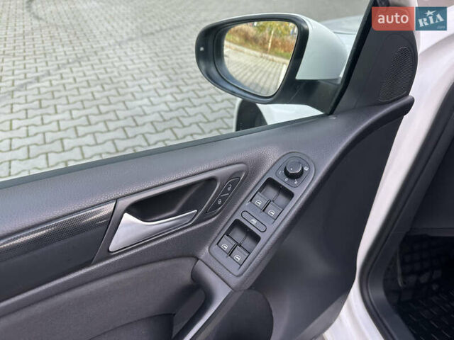 Белый Фольксваген Гольф, объемом двигателя 1.39 л и пробегом 176 тыс. км за 8850 $, фото 36 на Automoto.ua