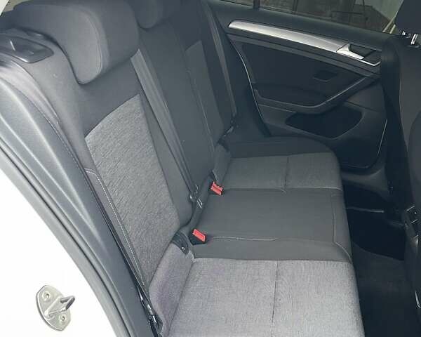 Белый Фольксваген Гольф, объемом двигателя 1.4 л и пробегом 162 тыс. км за 11999 $, фото 27 на Automoto.ua