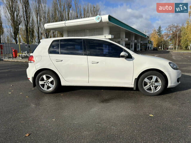 Белый Фольксваген Гольф, объемом двигателя 1.6 л и пробегом 188 тыс. км за 8600 $, фото 3 на Automoto.ua