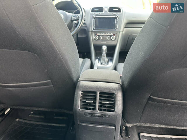 Белый Фольксваген Гольф, объемом двигателя 1.39 л и пробегом 176 тыс. км за 8800 $, фото 27 на Automoto.ua