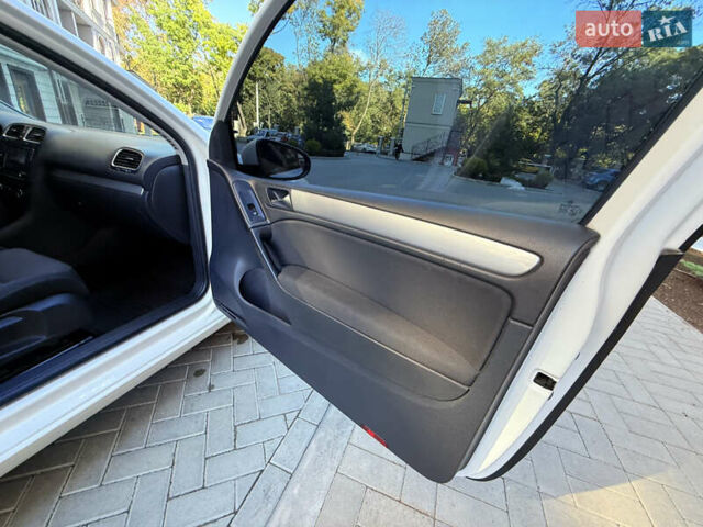 Белый Фольксваген Гольф, объемом двигателя 1.39 л и пробегом 171 тыс. км за 6999 $, фото 35 на Automoto.ua