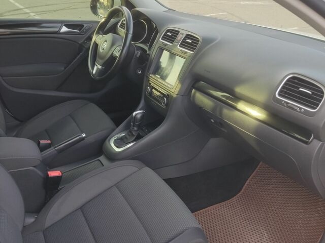 Белый Фольксваген Гольф, объемом двигателя 1.4 л и пробегом 152 тыс. км за 9800 $, фото 5 на Automoto.ua