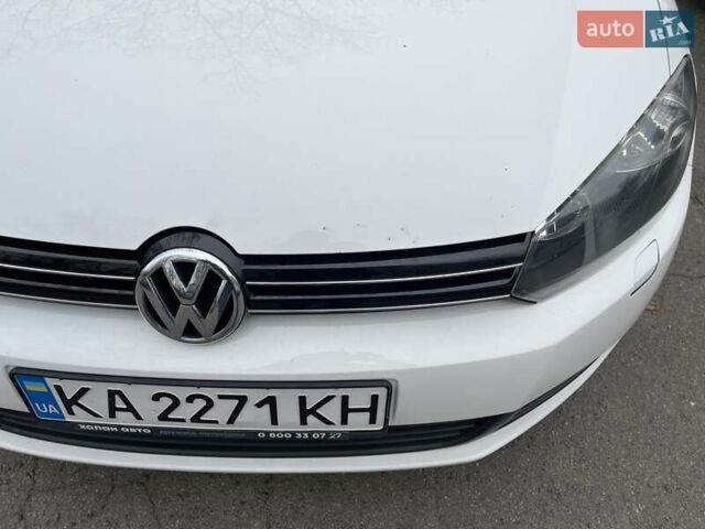 Белый Фольксваген Гольф, объемом двигателя 1.39 л и пробегом 161 тыс. км за 9000 $, фото 13 на Automoto.ua