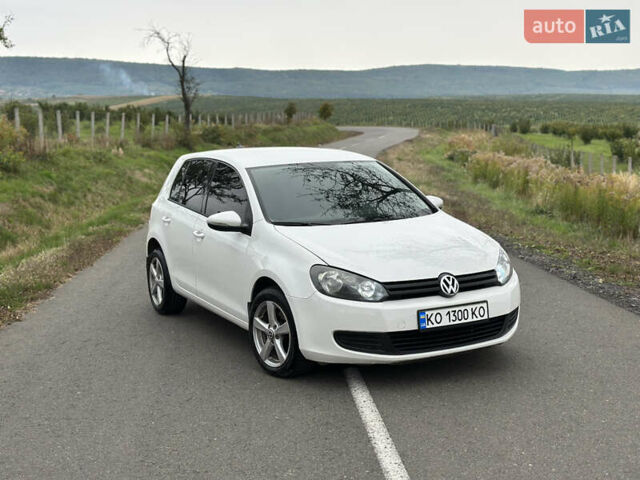 Фольксваген Гольф 2012 у Іршава на Automoto.ua Білий Фольксваген Гольф, об'ємом двигуна 1.6 л та пробігом 126 тис. км за 10700 $, фото 9 на Automoto.ua