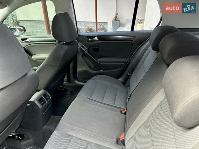 Белый Фольксваген Гольф, объемом двигателя 1.6 л и пробегом 214 тыс. км за 8300 $, фото 53 на Automoto.ua