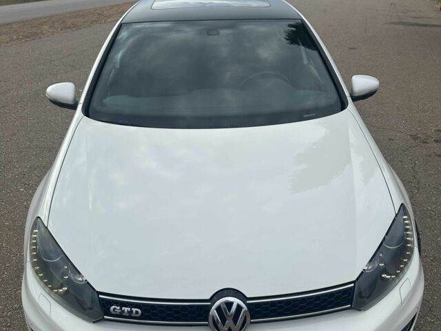 Белый Фольксваген Гольф, объемом двигателя 2 л и пробегом 152 тыс. км за 11800 $, фото 4 на Automoto.ua