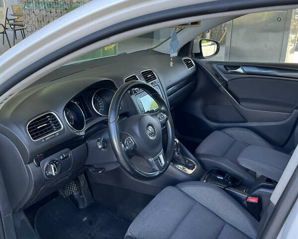 Белый Фольксваген Гольф, объемом двигателя 1.39 л и пробегом 230 тыс. км за 8200 $, фото 5 на Automoto.ua