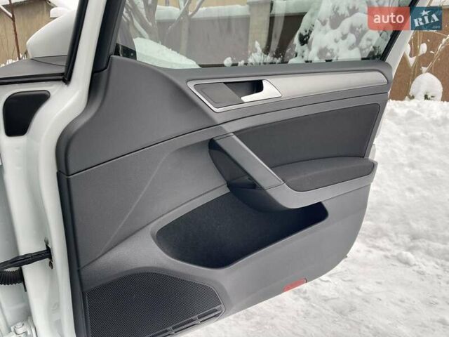 Белый Фольксваген Гольф, объемом двигателя 1.4 л и пробегом 162 тыс. км за 11999 $, фото 21 на Automoto.ua