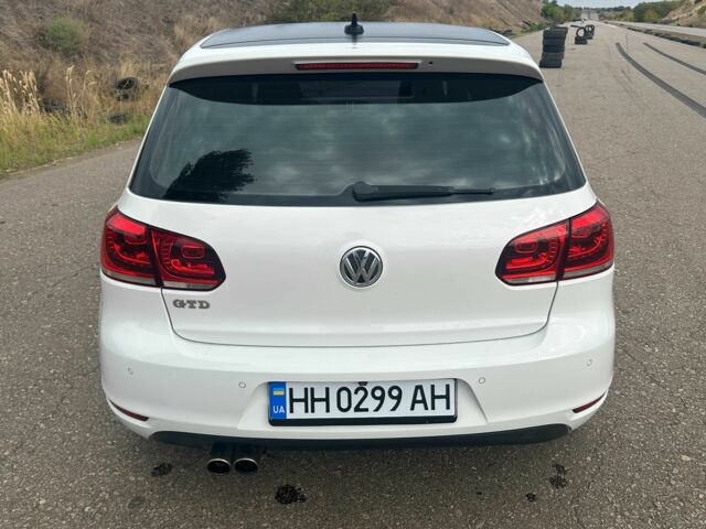 Белый Фольксваген Гольф, объемом двигателя 2 л и пробегом 152 тыс. км за 11800 $, фото 5 на Automoto.ua