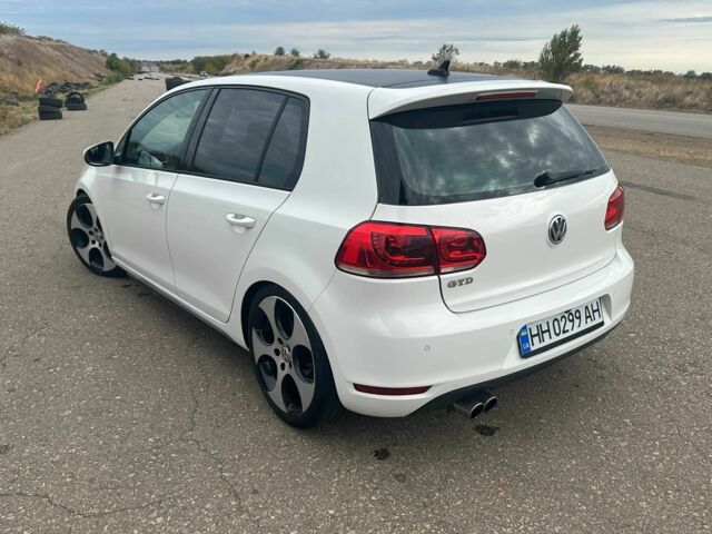 Белый Фольксваген Гольф, объемом двигателя 2 л и пробегом 152 тыс. км за 11800 $, фото 2 на Automoto.ua