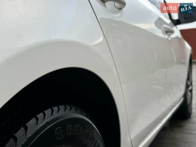 Белый Фольксваген Гольф, объемом двигателя 1.6 л и пробегом 214 тыс. км за 8300 $, фото 10 на Automoto.ua