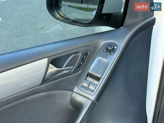 Белый Фольксваген Гольф, объемом двигателя 1.39 л и пробегом 171 тыс. км за 6999 $, фото 44 на Automoto.ua