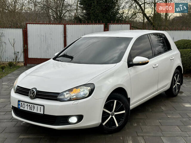 Белый Фольксваген Гольф, объемом двигателя 1.6 л и пробегом 214 тыс. км за 8300 $, фото 5 на Automoto.ua