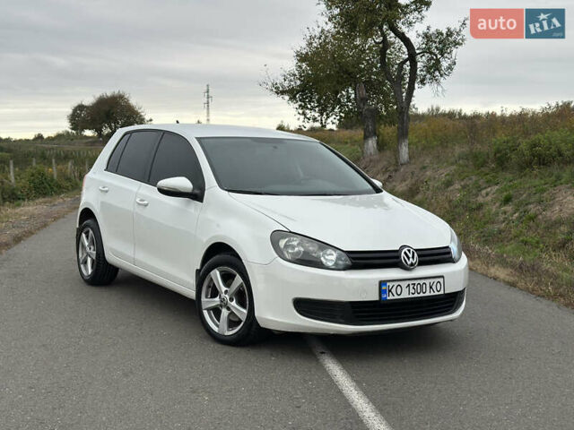 Фольксваген Гольф 2012 у Іршава на Automoto.ua Білий Фольксваген Гольф, об'ємом двигуна 1.6 л та пробігом 126 тис. км за 10700 $, фото 7 на Automoto.ua