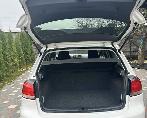 Білий Фольксваген Гольф, об'ємом двигуна 1.6 л та пробігом 248 тис. км за 7400 $, фото 4 на Automoto.ua