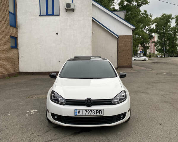 Белый Фольксваген Гольф, объемом двигателя 2.5 л и пробегом 149 тыс. км за 11500 $, фото 1 на Automoto.ua