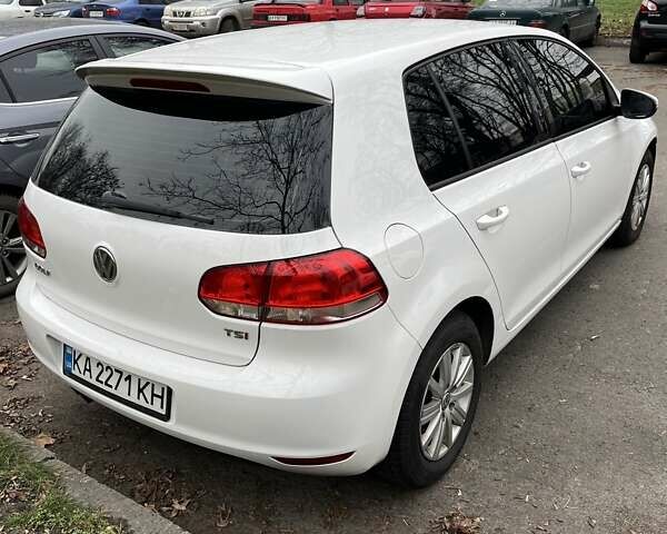 Белый Фольксваген Гольф, объемом двигателя 1.39 л и пробегом 161 тыс. км за 9000 $, фото 6 на Automoto.ua